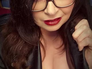 WebCAM von MatureBustyMilf